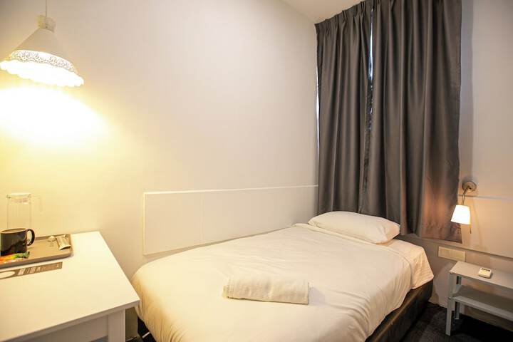 Room 11 of 45