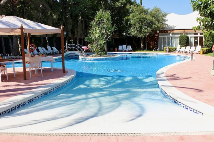 Hotel with Pool