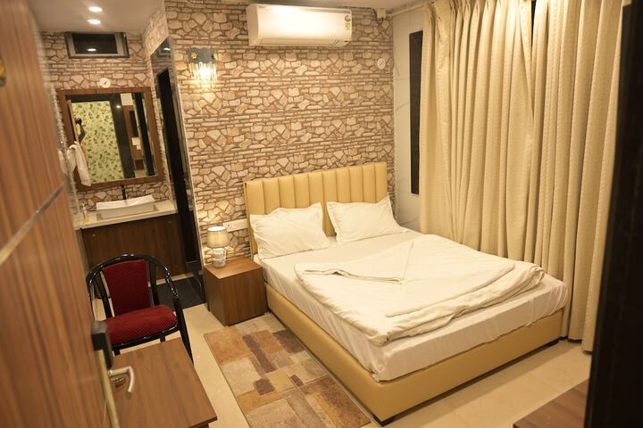 Room 7 of 21