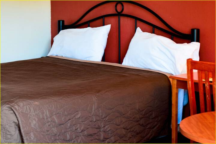 1 King Bed (7 of 11)