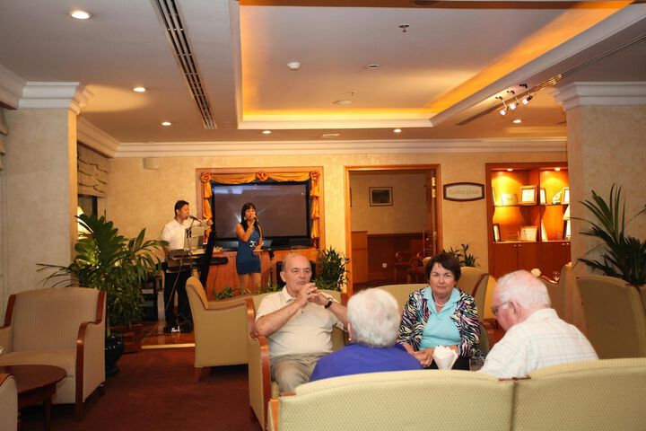 Lounge 154 of 174