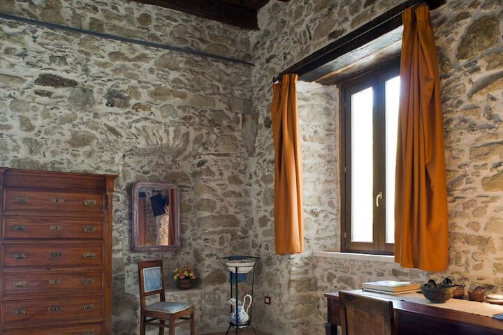 Room 33 of 45
