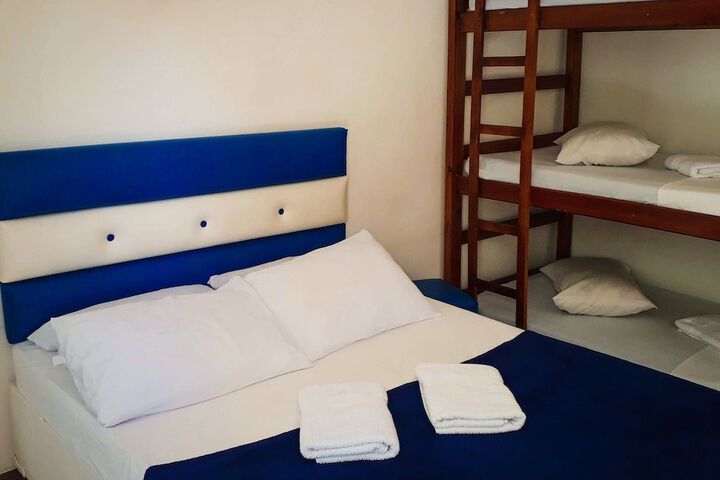 Room 4 of 38