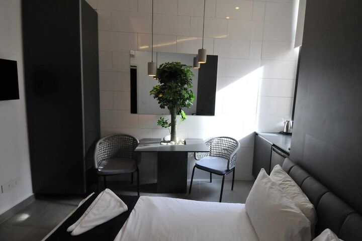 Room 6 of 36
