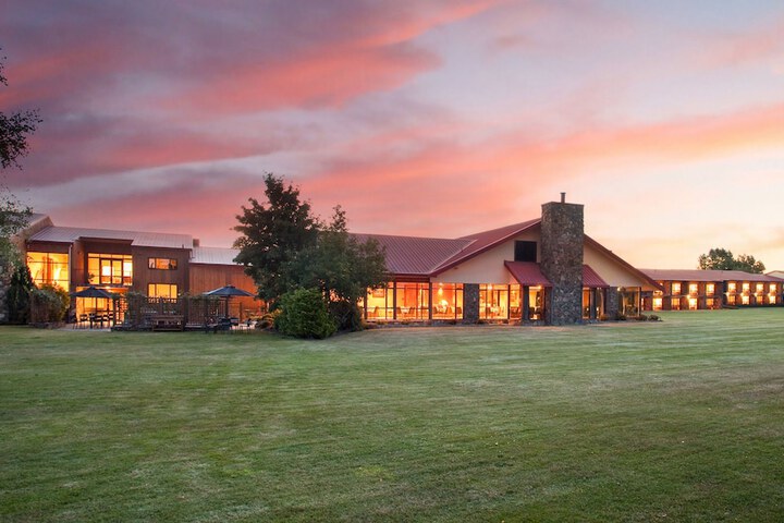 Exterior of Distinction Mackenzie Country Hotel