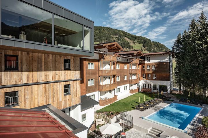 Hotel 4 of 27