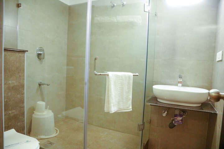 Room 18 of 40