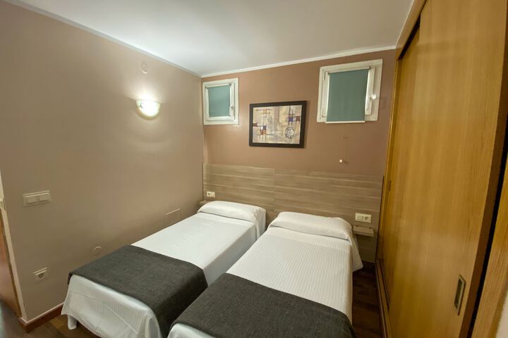 Room 8 of 44
