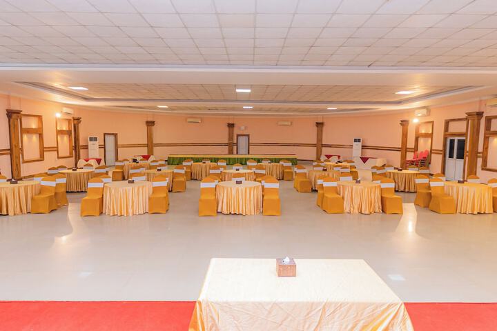 Ballroom/Hall 102 of 126