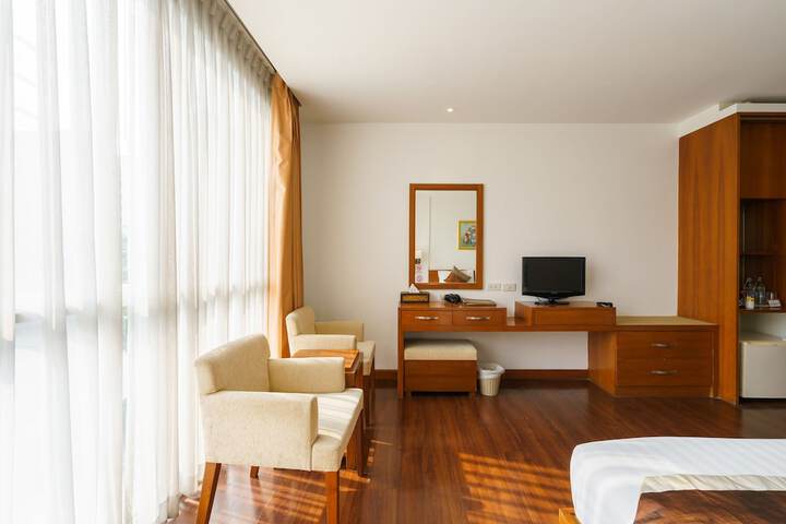 Room 35 of 60