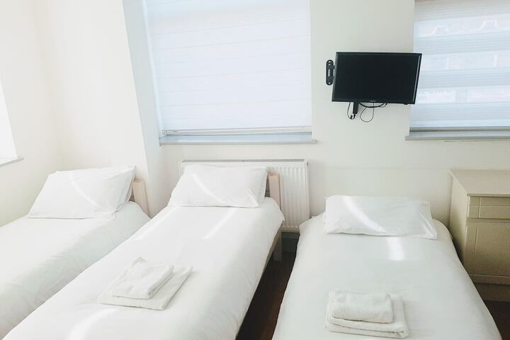 Room 4 of 46