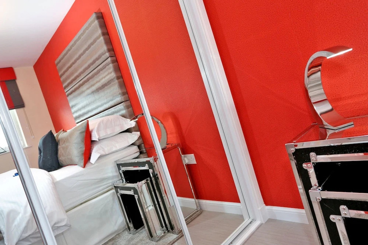 Room 7 of 14