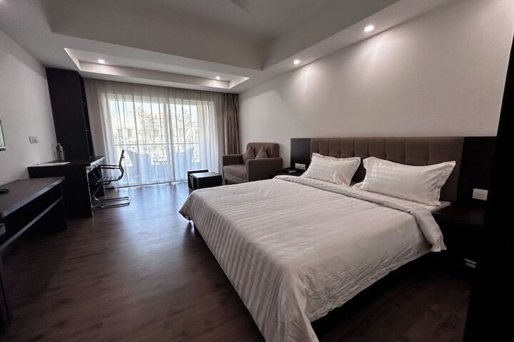 Room 9 of 47