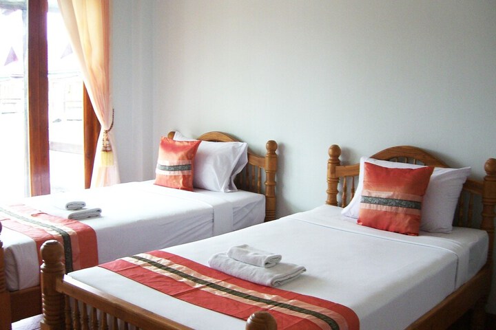 Room 3 of 18