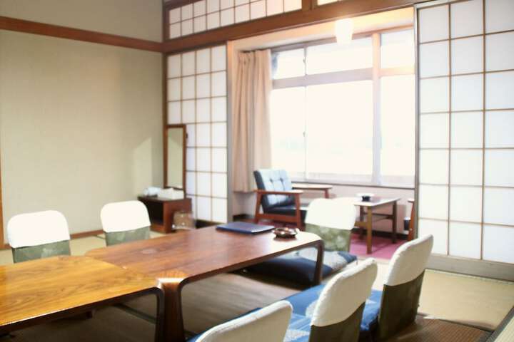 Room 11 of 85