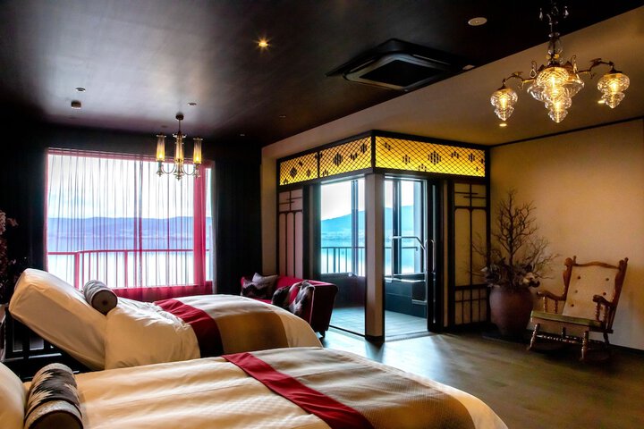 Room 7 of 125