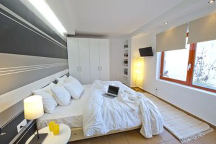 Room 5 of 25
