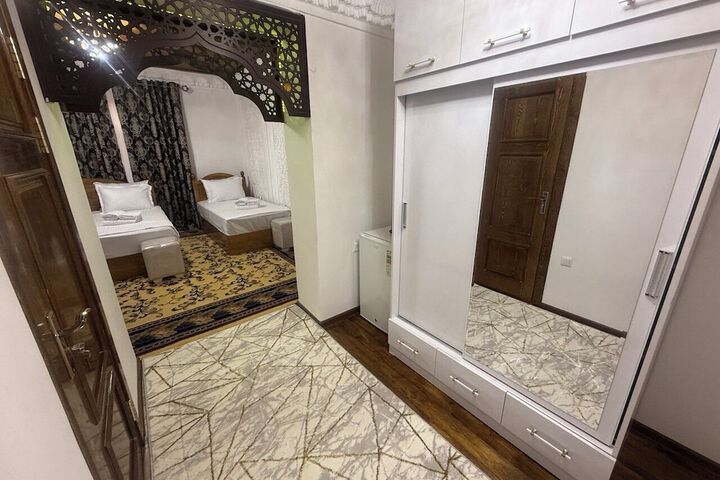Room 3 of 44