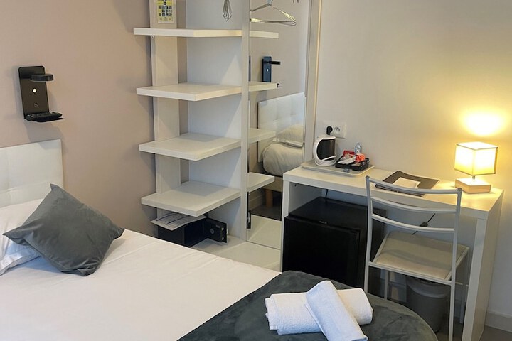 Room 49 of 82
