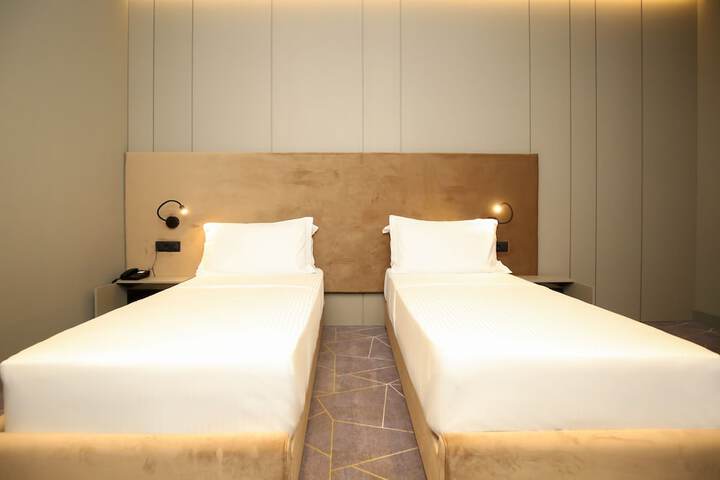 Room 8 of 29