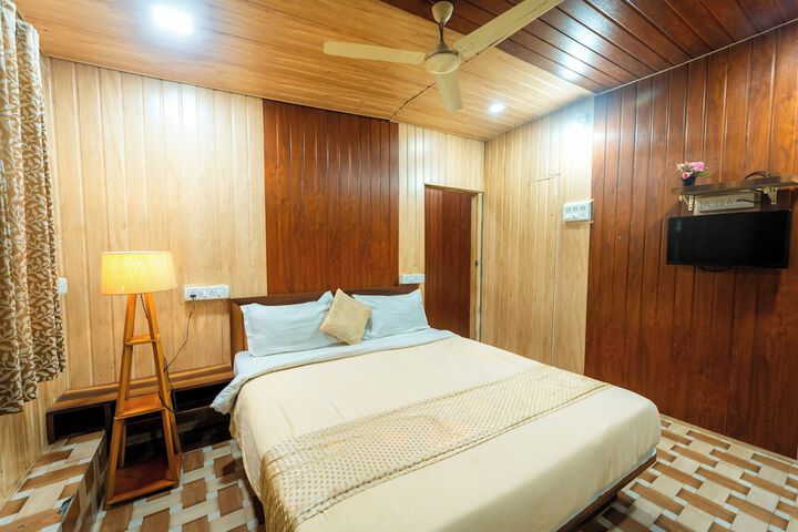 Room 6 of 55