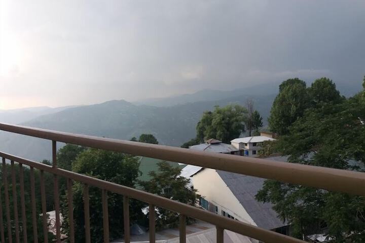 Wood Berry Hotel Murree