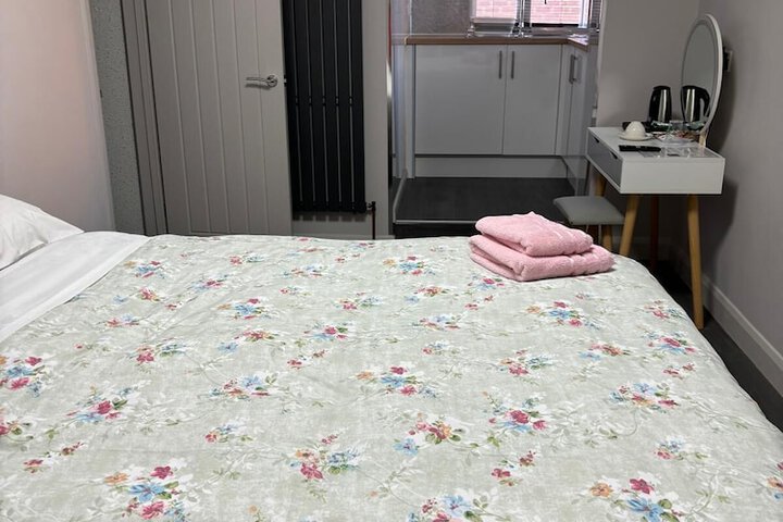 Room 4 of 13
