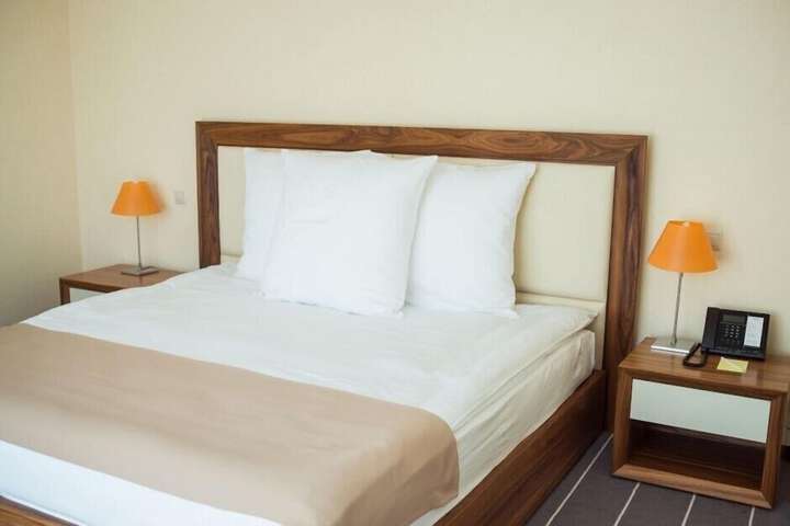 Room 6 of 34