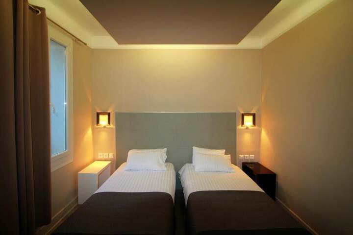 Room 7 of 30