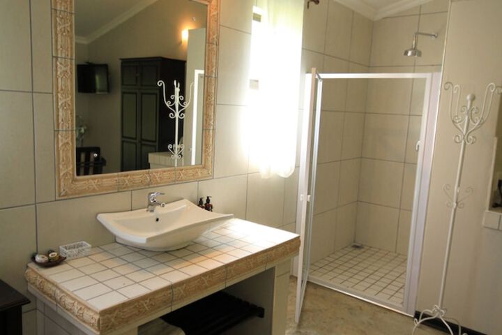 Room 12 of 25