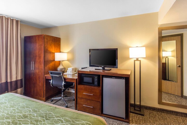 Room 11 of 33
