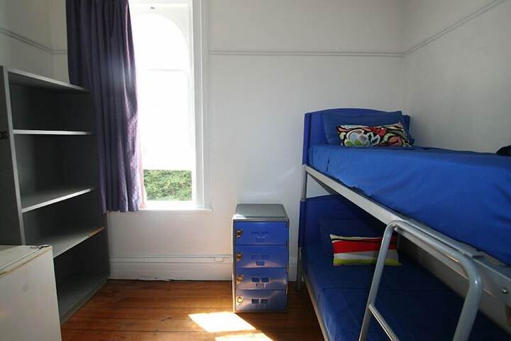 Room 12 of 48