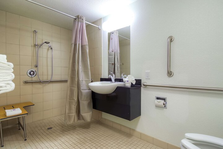 Standard Room, King or Two Doubles (3 of 18)