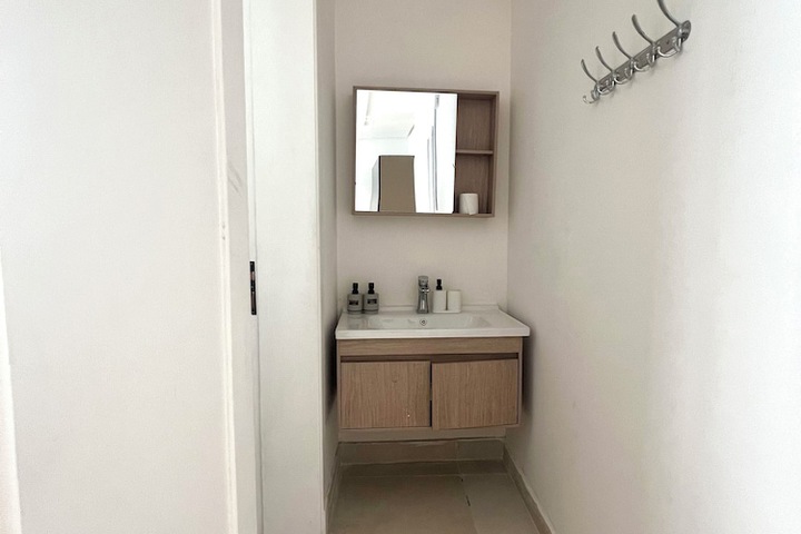 Room 15 of 40