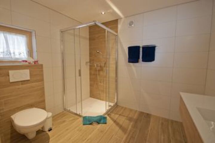 Room 16 of 188