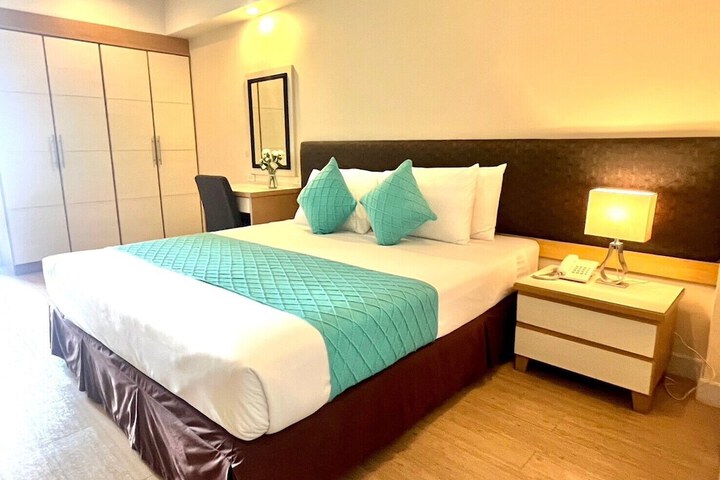 Room 9 of 23