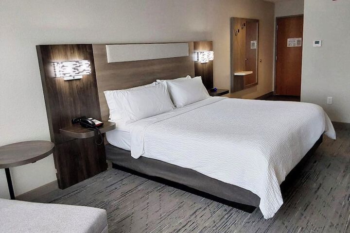 Room 18 of 46