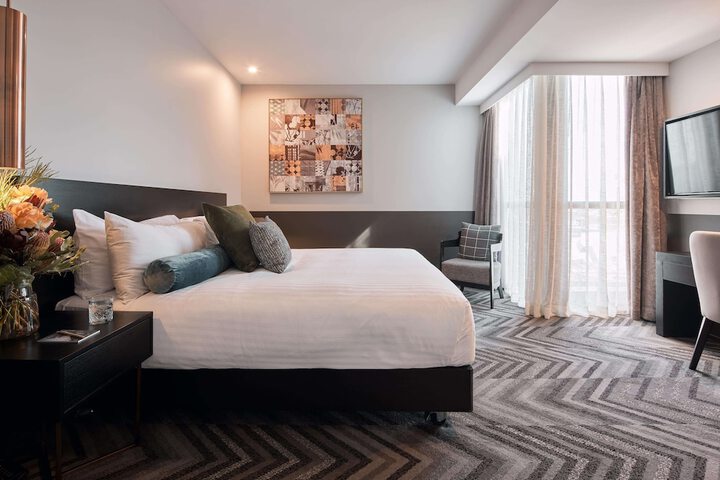 Room 8 of 32
