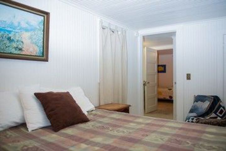 Room 11 of 20