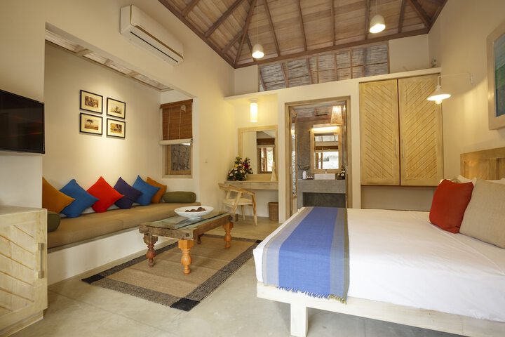 Room 10 of 11