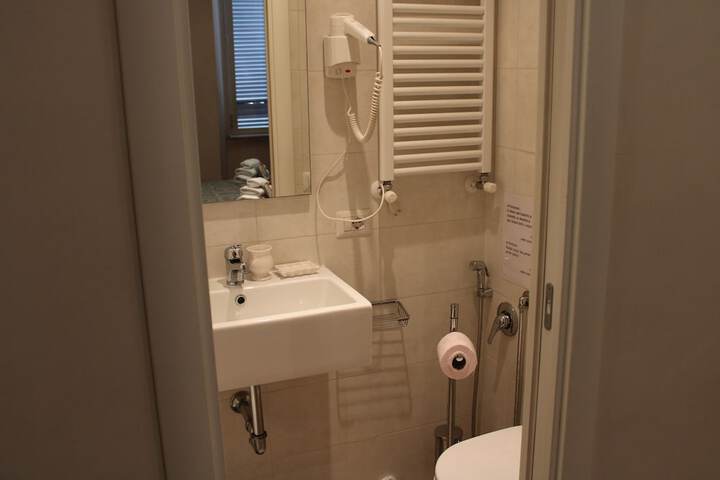 Room 20 of 32