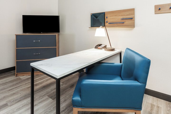 Room 9 of 50