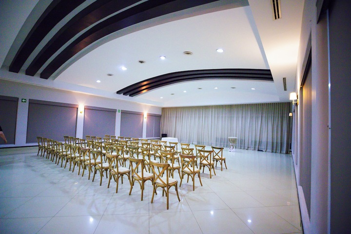 Ballroom/Hall 118 of 179