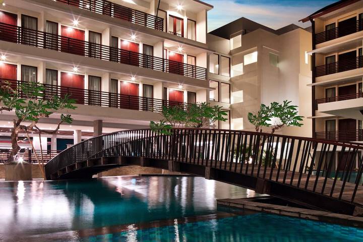 Hotel Pool