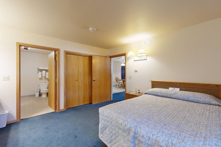 Room 4 of 19