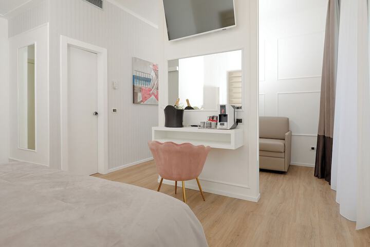 Room 15 of 99