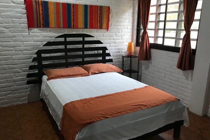 Room 6 of 38