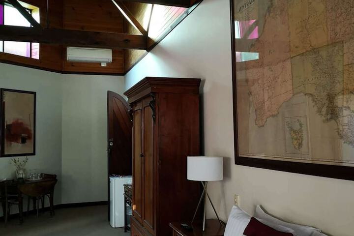 Room 28 of 127
