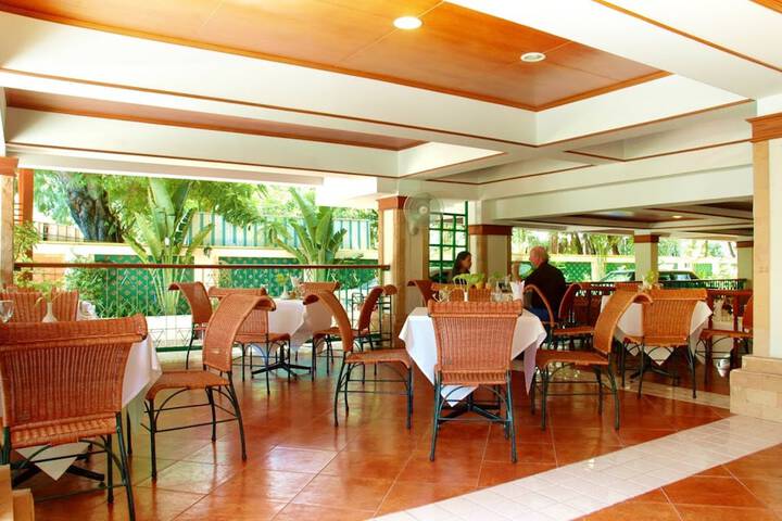 Dining Photos