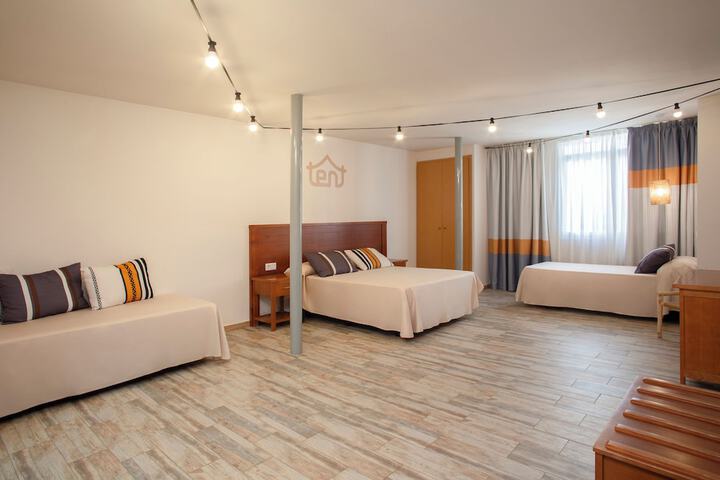 Room 30 of 79